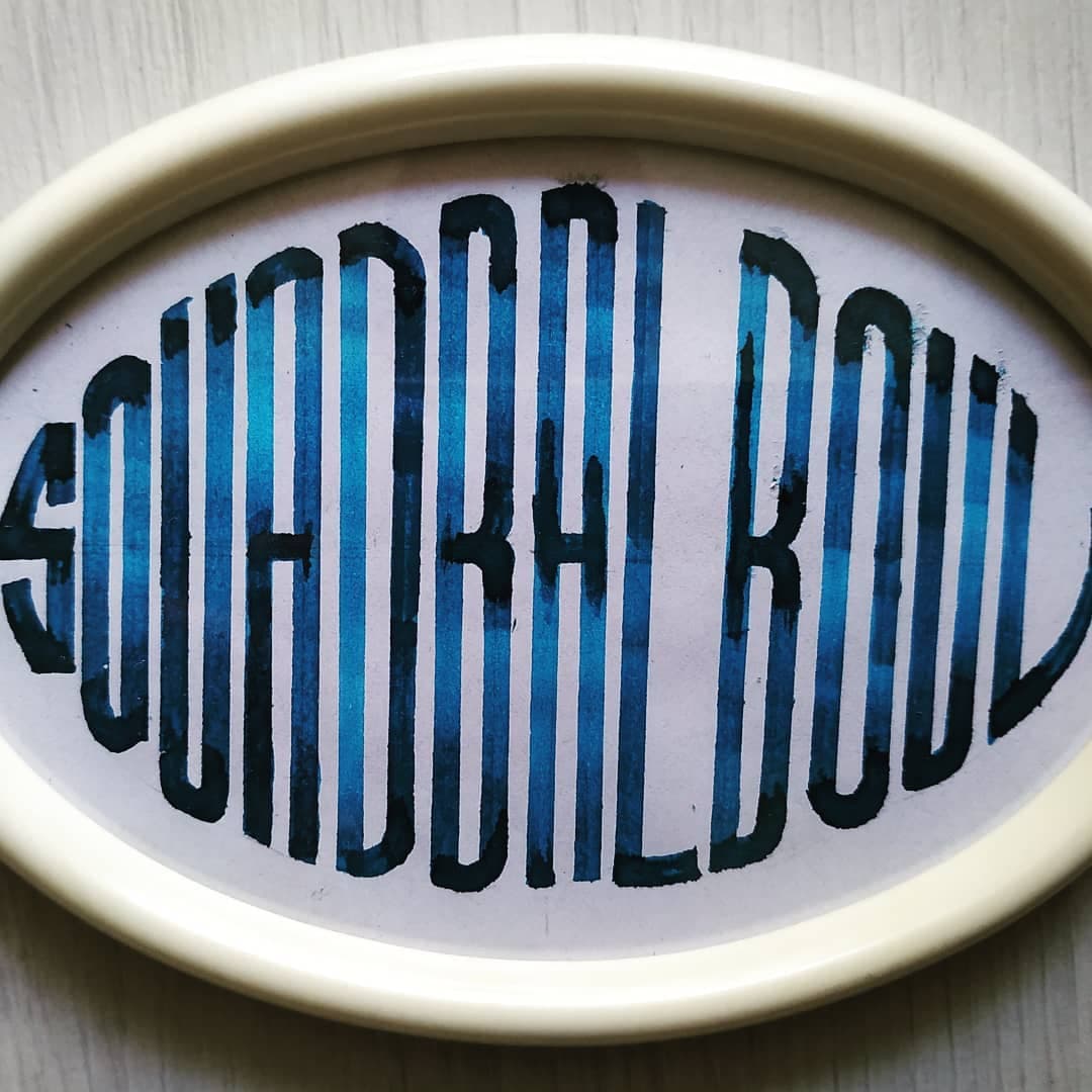 Calligraphie artistique — composition florale